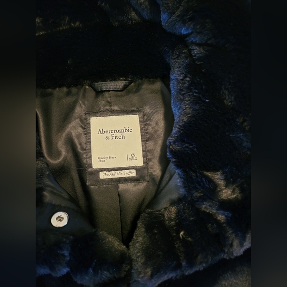 Abercrombie And Fitch Black Faux Fur Coat - Picture 2 of 5